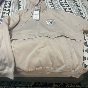 NWT LSU 1/4 zip hoodie. Waited to long to return so I’m trying to sell here!